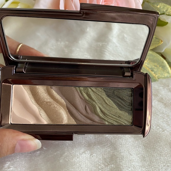 Hourglass MODERNIST EYESHADOW PALETTE COLOR FIELD - Picture 3 of 6